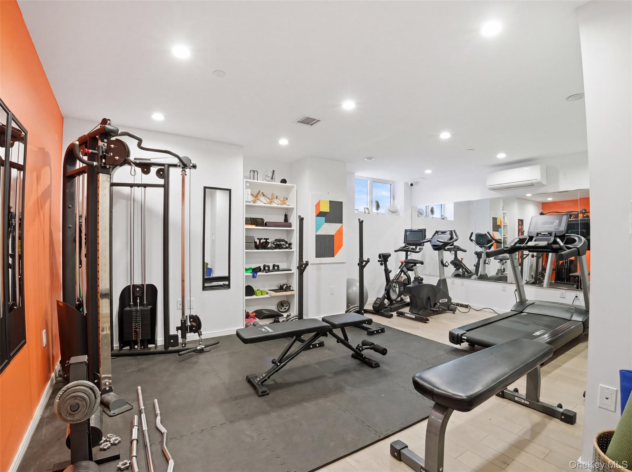 Condo Pinehurst  Manhattan, NY 10033, MLS-995018-25