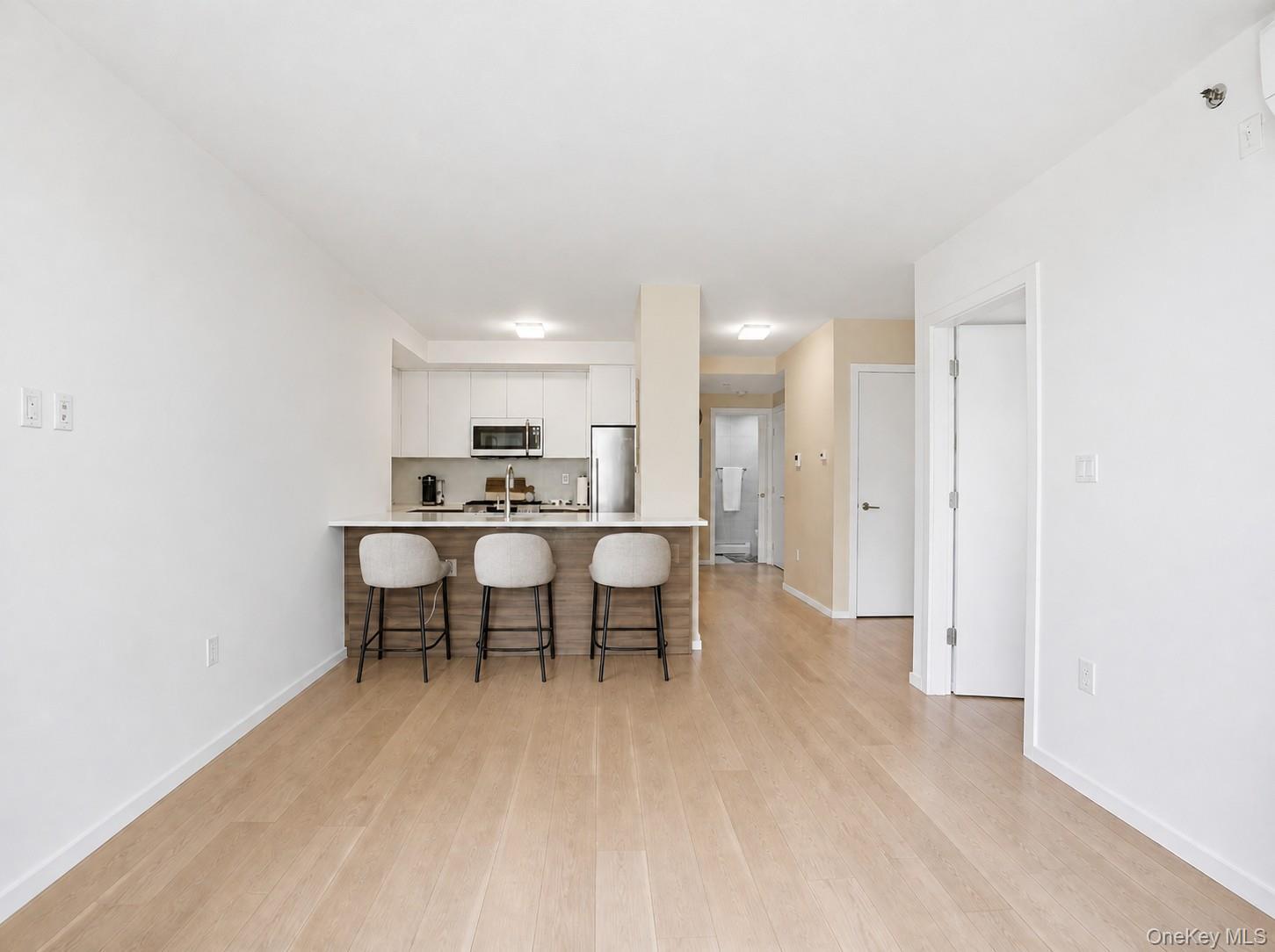 Condo Pinehurst  Manhattan, NY 10033, MLS-995018-7