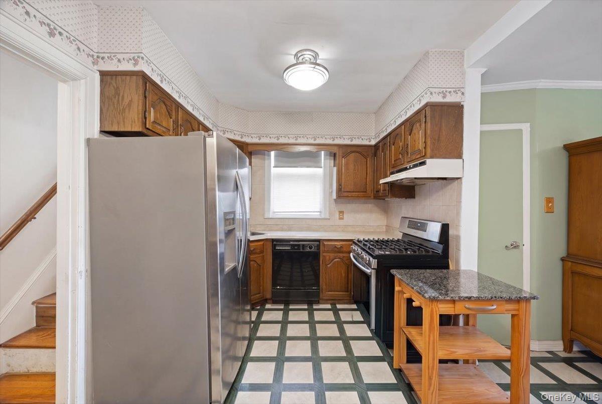 Single Family Waterbury  Bronx, NY 10465, MLS-995023-11