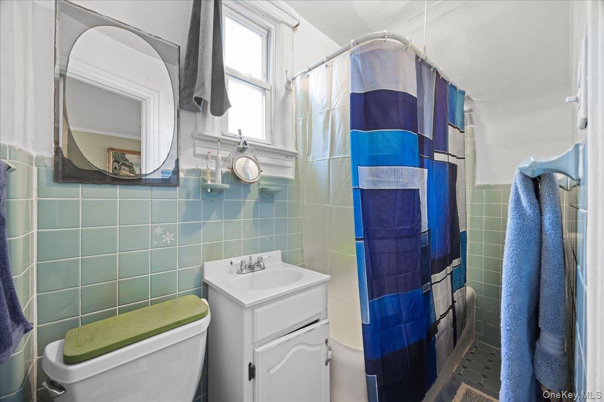 Single Family Waterbury  Bronx, NY 10465, MLS-995023-14