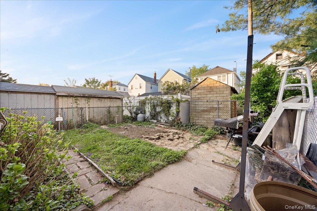 Single Family Waterbury  Bronx, NY 10465, MLS-995023-16