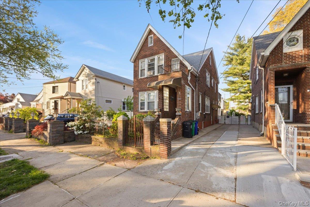 Single Family Waterbury  Bronx, NY 10465, MLS-995023-2