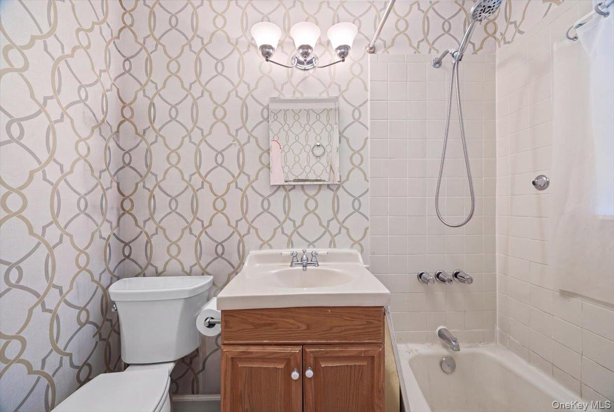 Single Family Waterbury  Bronx, NY 10465, MLS-995023-24
