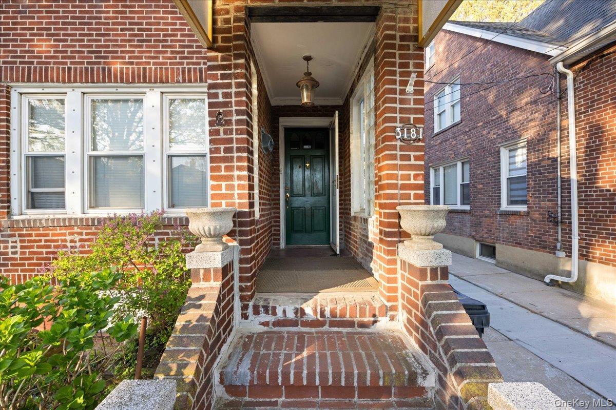 Single Family Waterbury  Bronx, NY 10465, MLS-995023-5