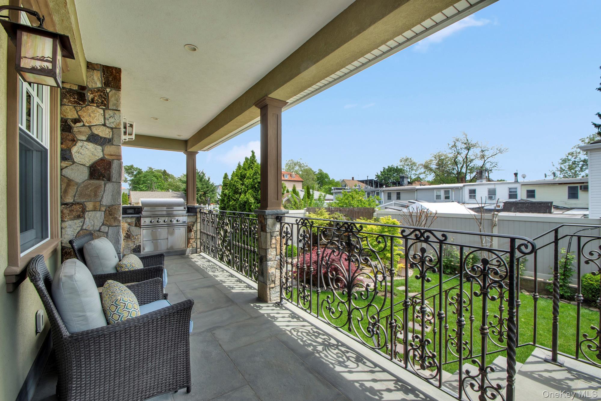 Single Family 11th Avenue Queens, NY 11357, MLS-995044-21