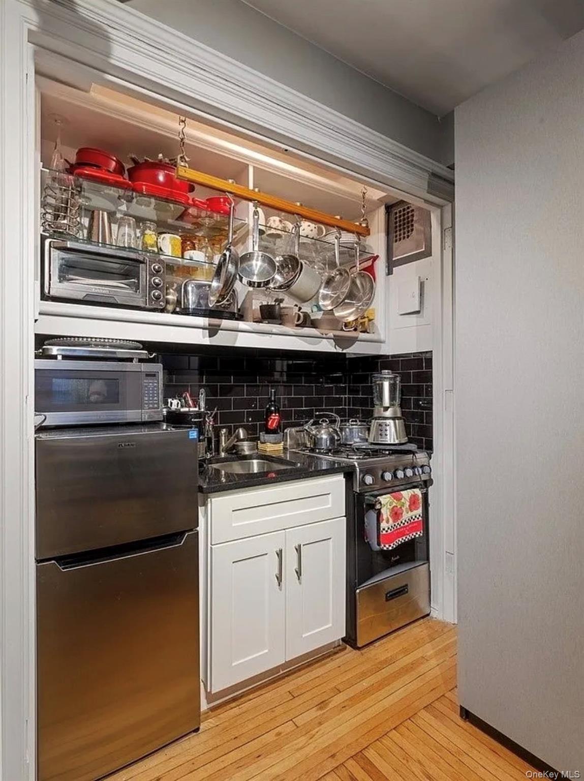 Coop W 57th Street  Manhattan, NY 10019, MLS-995045-3