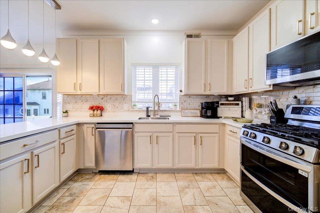 Single Family Colonial Drive  Orange County, NY 12553, MLS-995059-20