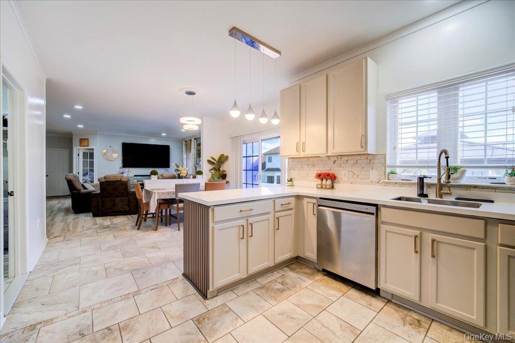 Single Family Colonial Drive  Orange County, NY 12553, MLS-995059-21