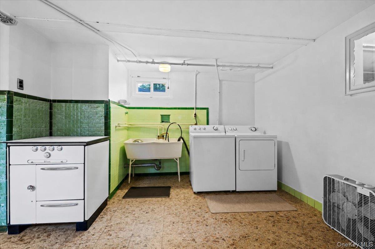 Single Family Dalny Road Queens, NY 11432, MLS-995096-20