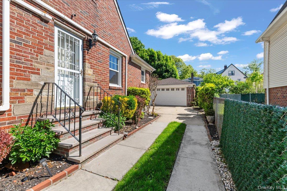 Single Family Dalny Road Queens, NY 11432, MLS-995096-25