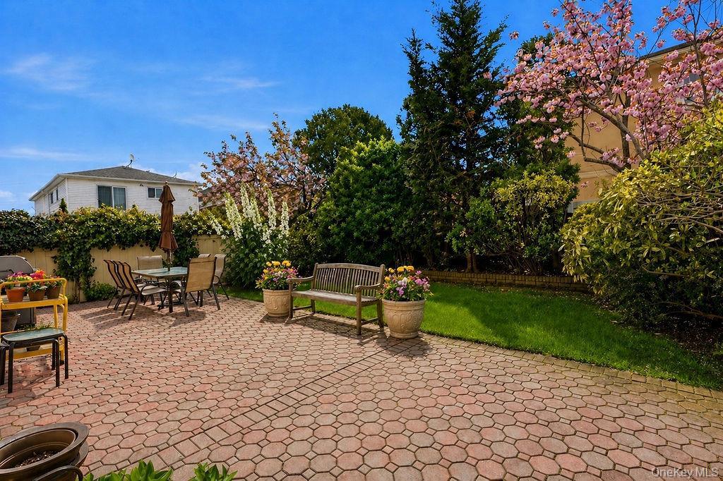 Single Family 160th Avenue Queens, NY 11414, MLS-995103-28
