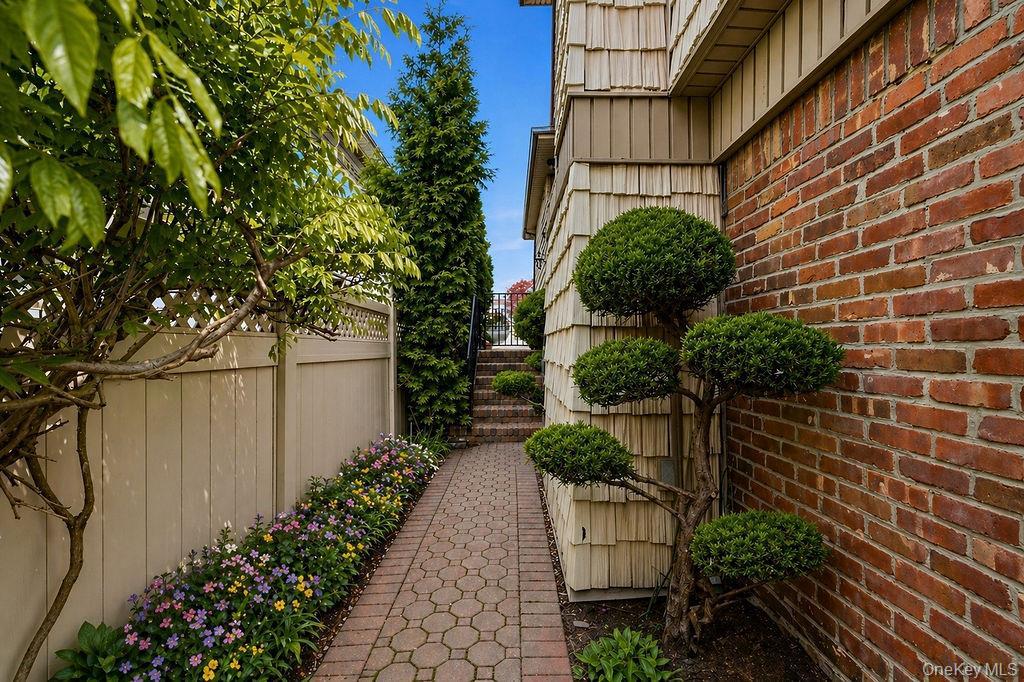 Single Family 160th Avenue Queens, NY 11414, MLS-995103-29