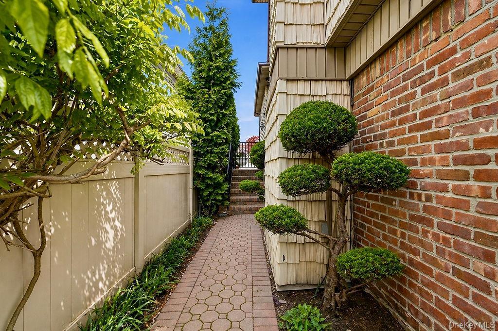 Single Family 160th Avenue Queens, NY 11414, MLS-995103-30