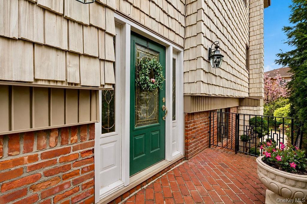 Single Family 160th Avenue Queens, NY 11414, MLS-995103-33