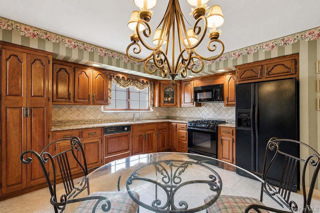 Single Family 160th Avenue Queens, NY 11414, MLS-995103-5
