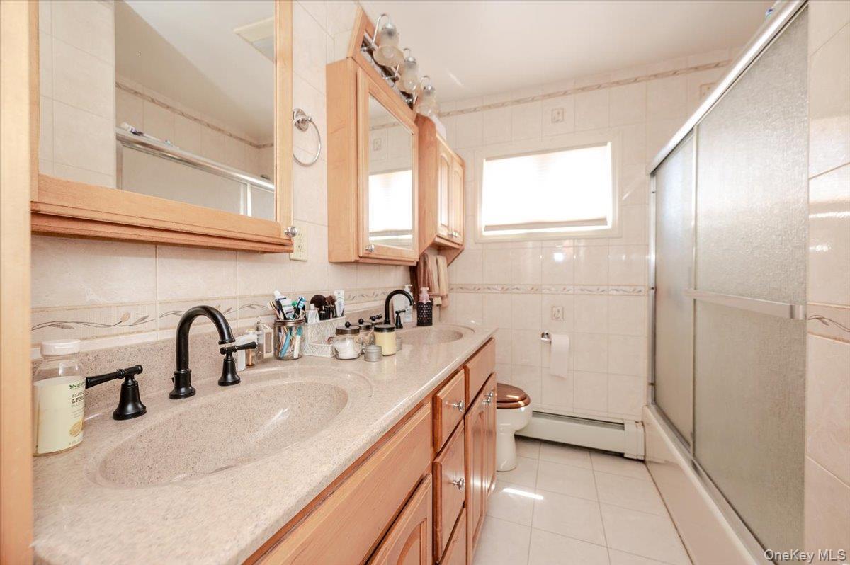 Single Family Wellesley  Nassau County, NY 11801, MLS-995133-11