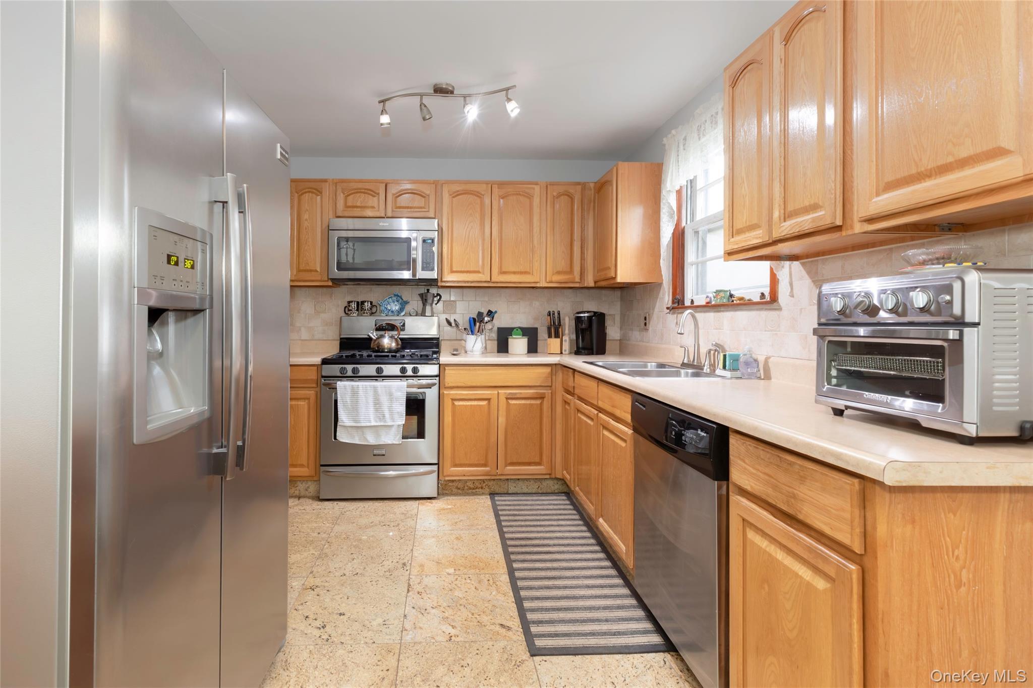 Single Family Fordham Bronx, NY 10464, MLS-995155-12