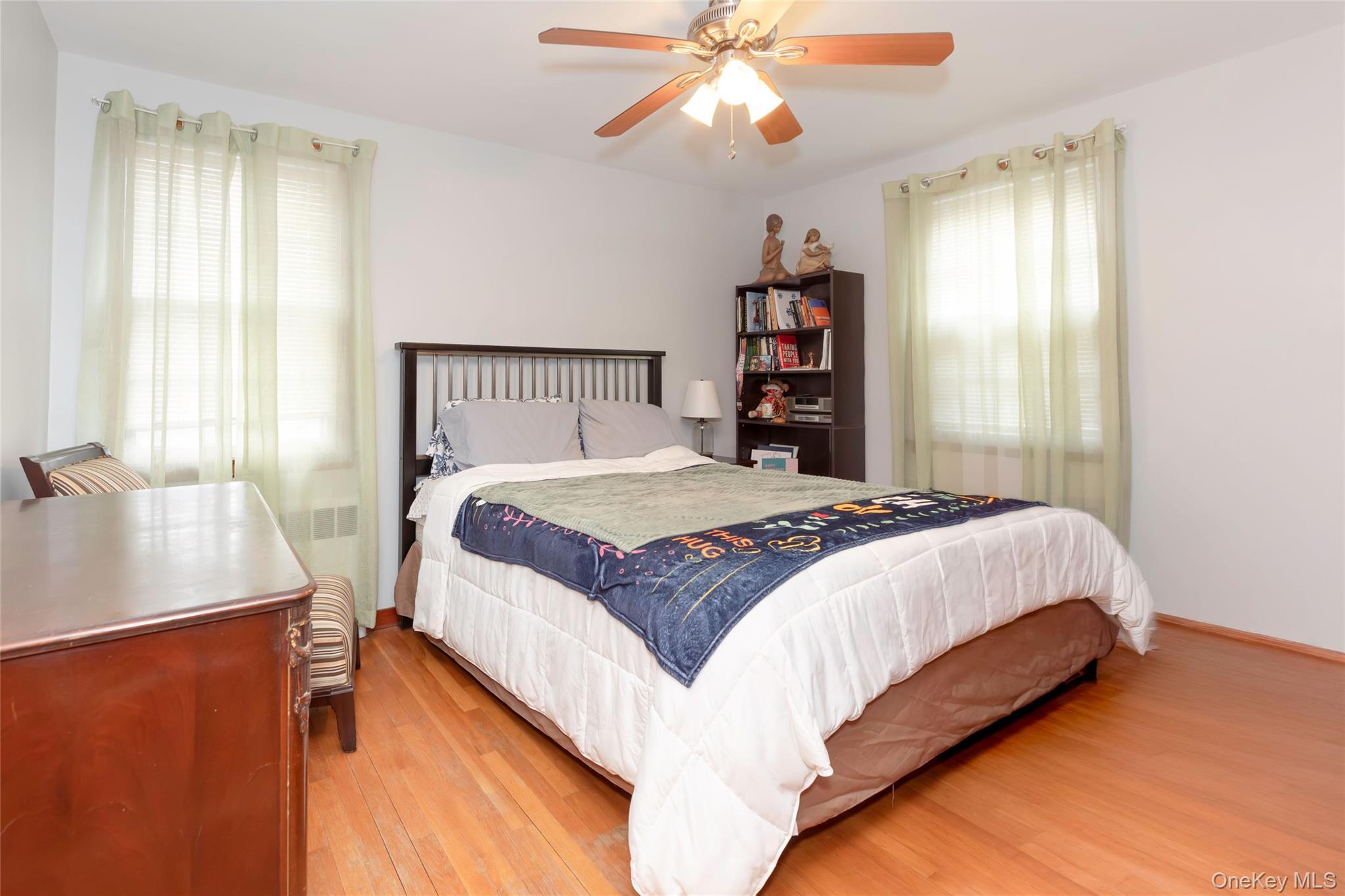 Single Family Fordham Bronx, NY 10464, MLS-995155-3