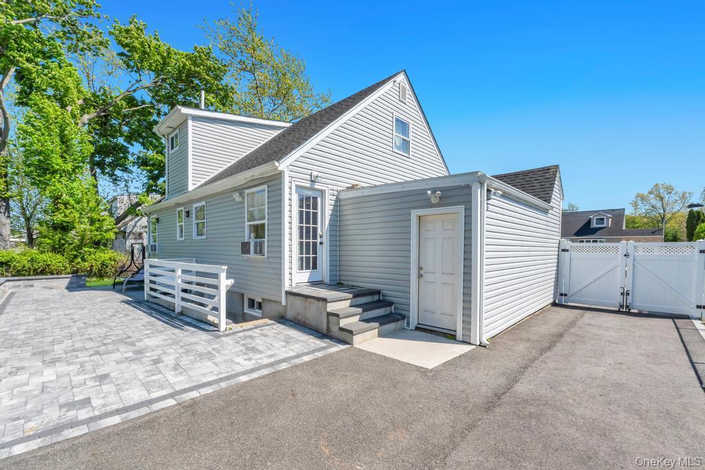 Single Family N Rutherford Avenue  Nassau County, NY 11758, MLS-995177-29
