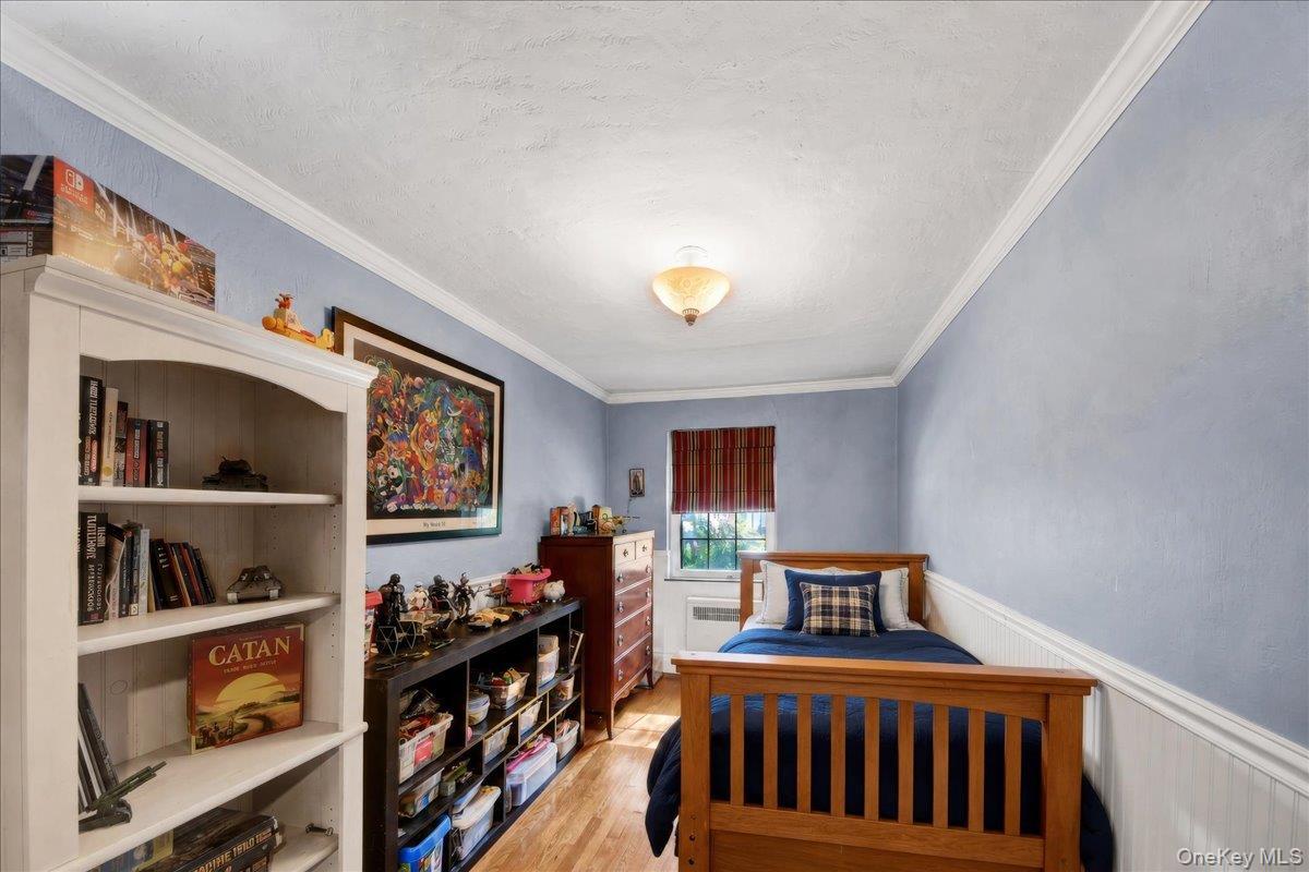 Single Family Tenbroeck  Bronx, NY 10461, MLS-995180-24
