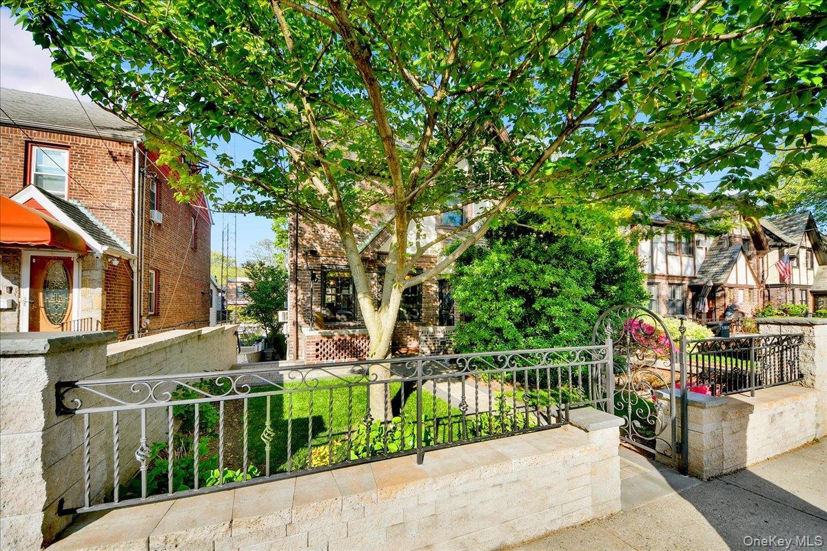 Single Family Tenbroeck  Bronx, NY 10461, MLS-995180-3