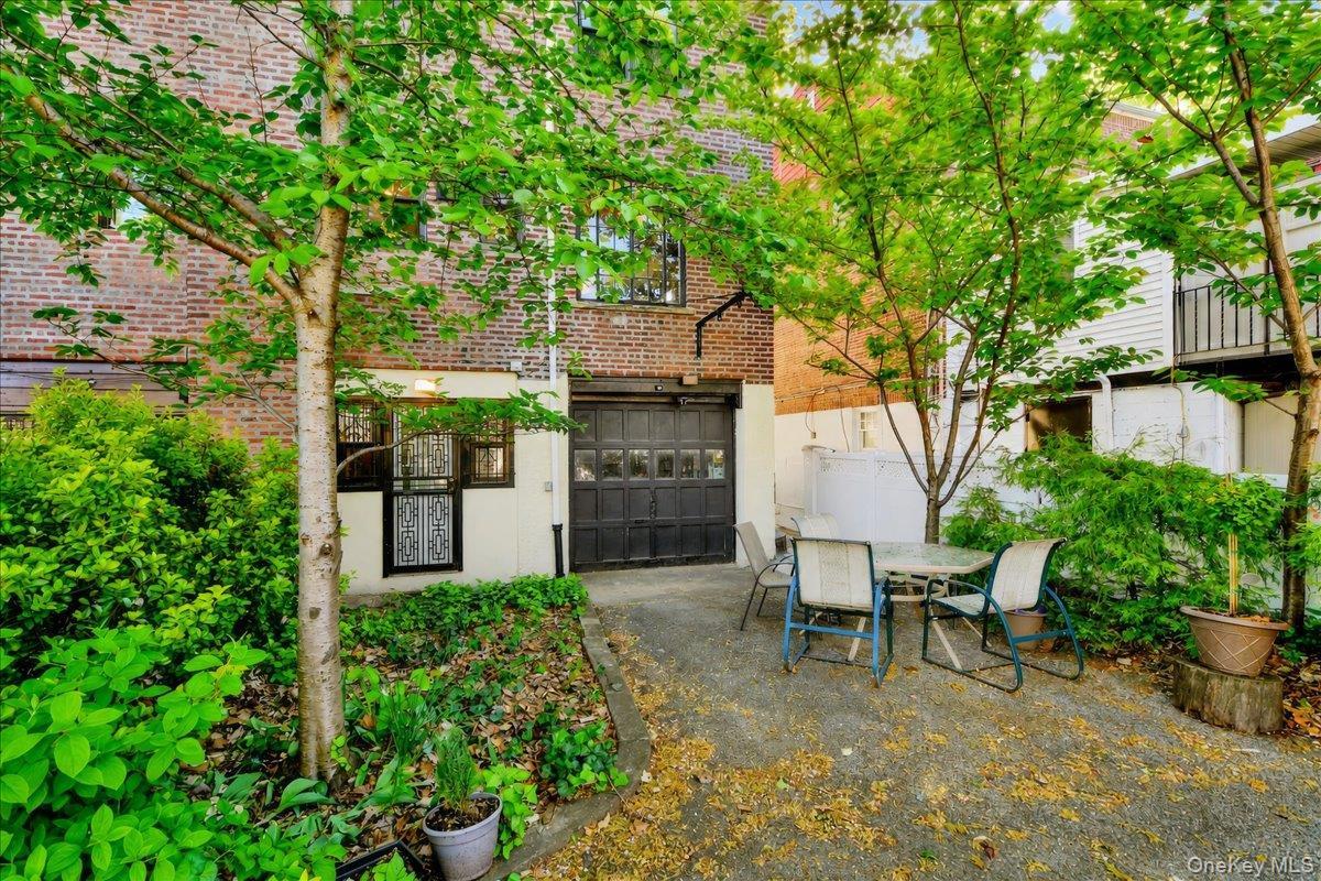 Single Family Tenbroeck  Bronx, NY 10461, MLS-995180-31