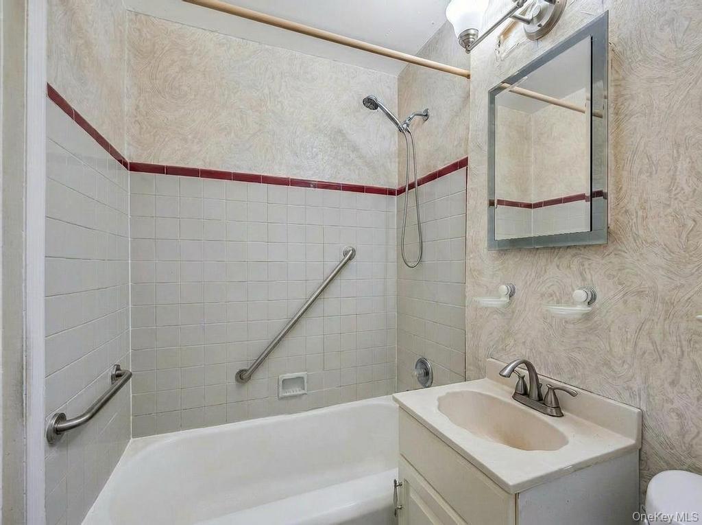 Single Family 257th Queens, NY 11004, MLS-995202-17