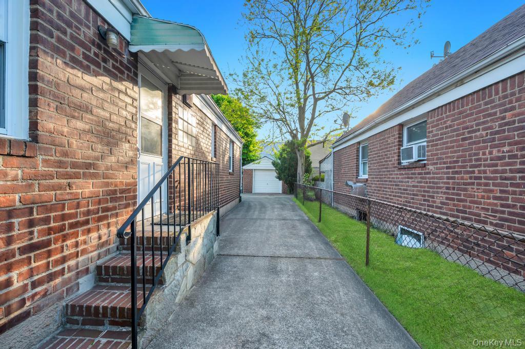 Single Family 257th Queens, NY 11004, MLS-995202-5