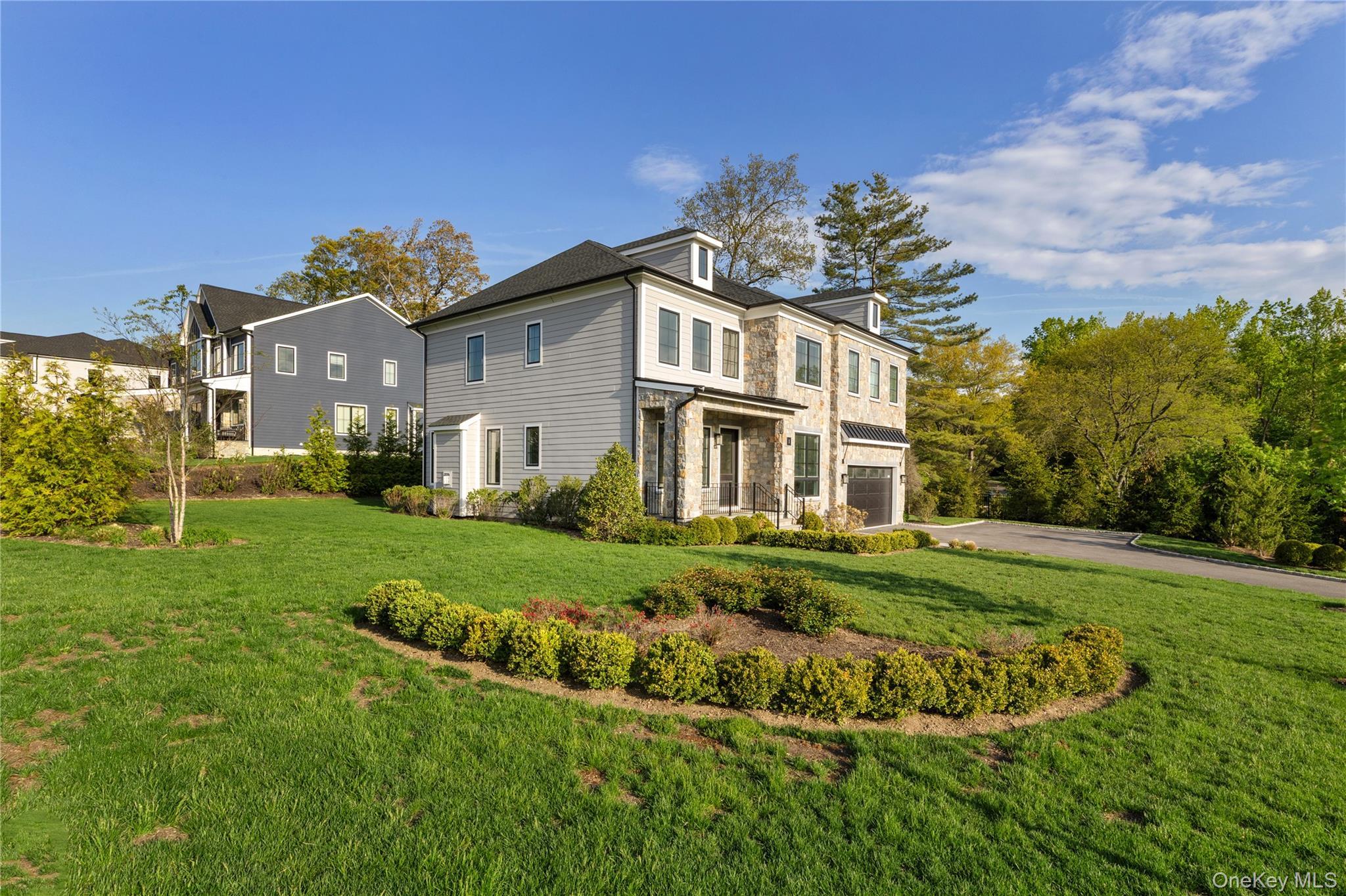 Single Family Sequoia Circle Nassau County, NY 11030, MLS-995204-2