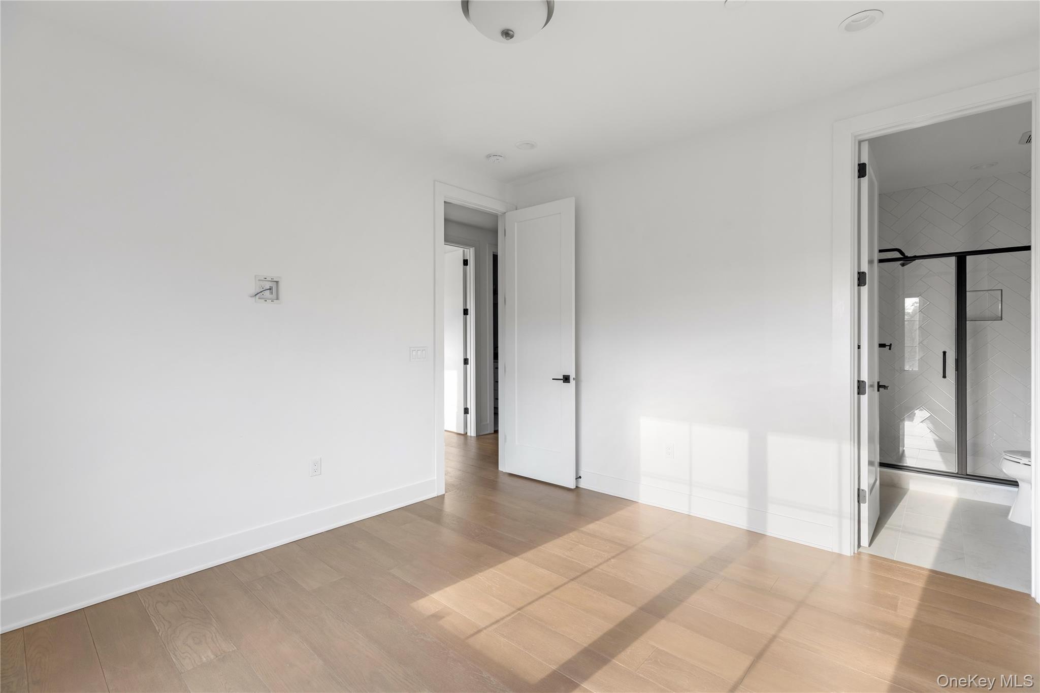 Single Family Sequoia Circle Nassau County, NY 11030, MLS-995204-32