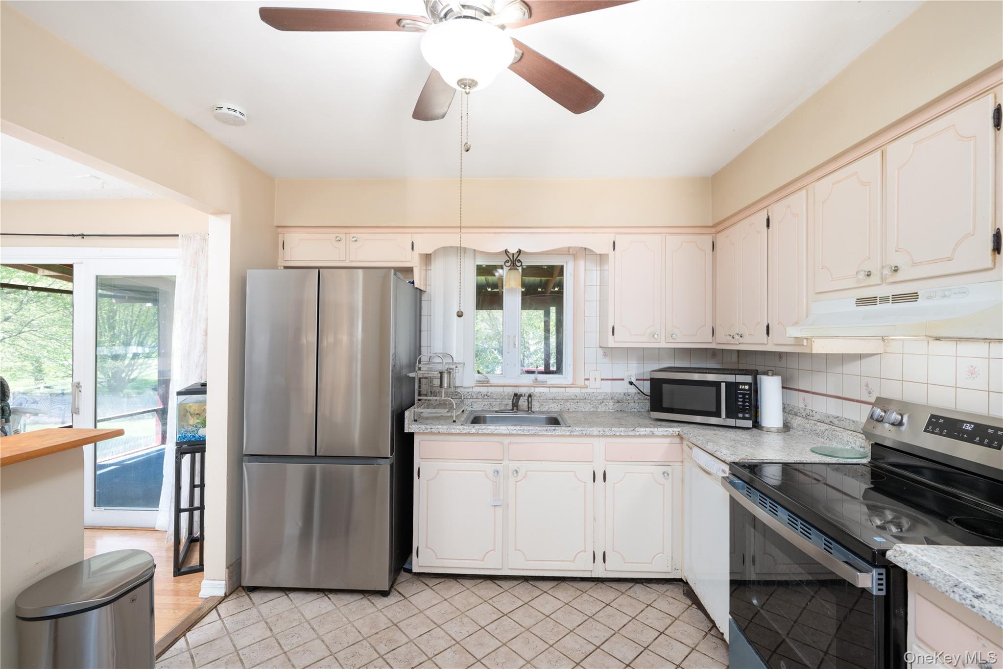 Single Family Quarry Drive Dutchess County, NY 12590, MLS-995226-10