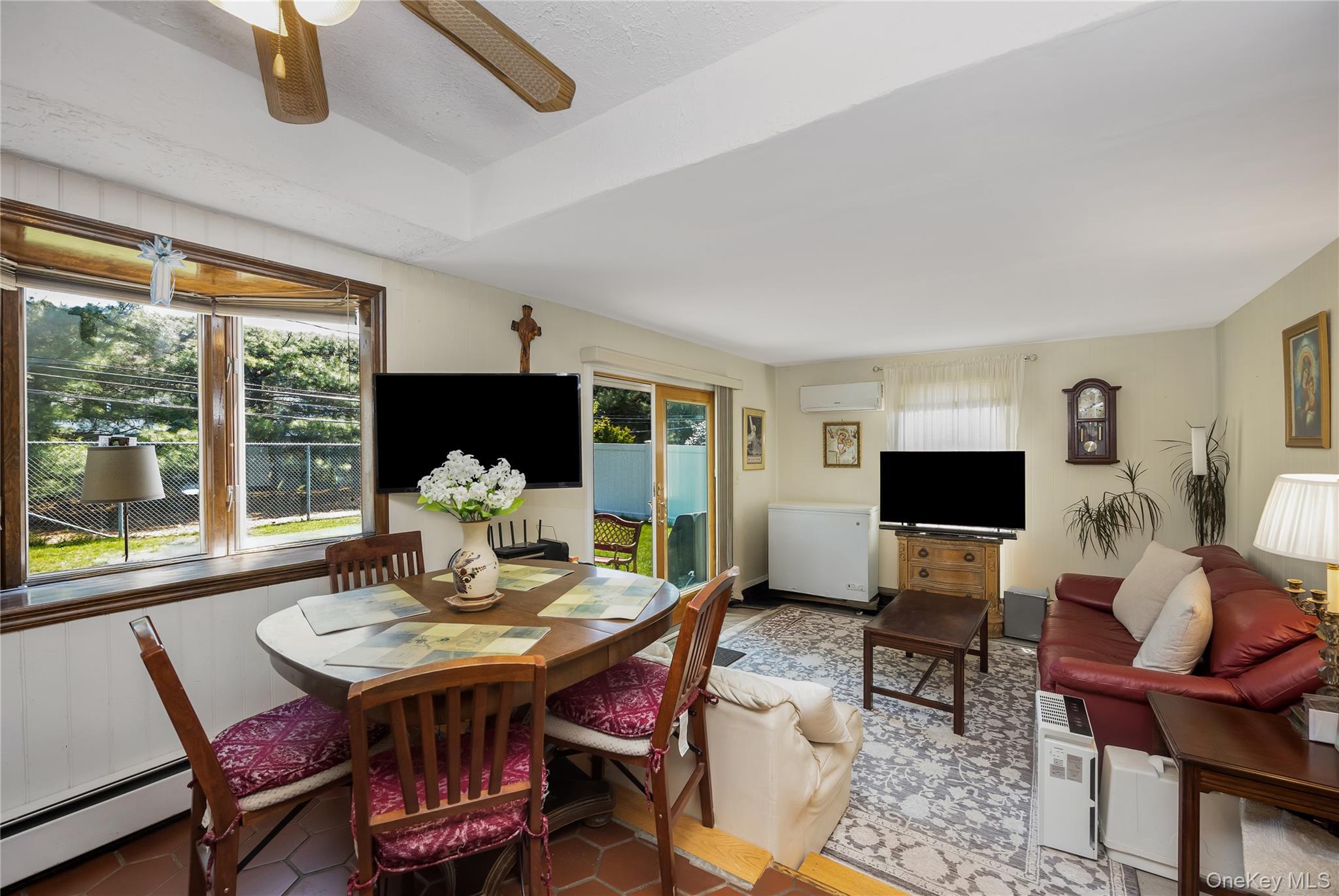 Single Family Leanore  Suffolk County, NY 11735, MLS-995273-11
