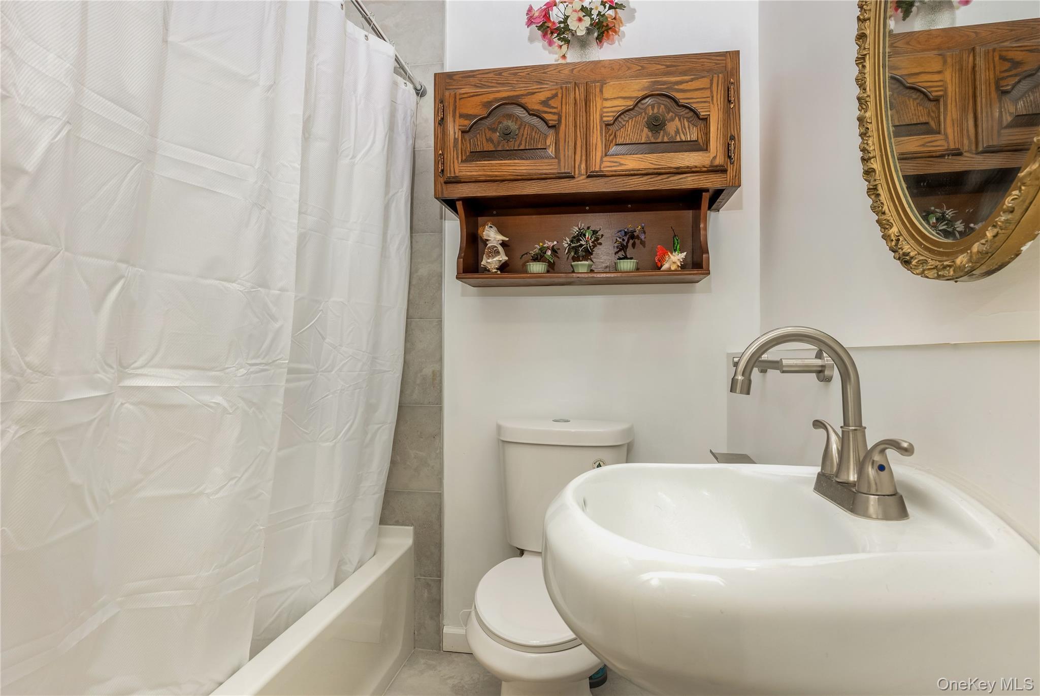 Single Family Leanore  Suffolk County, NY 11735, MLS-995273-13