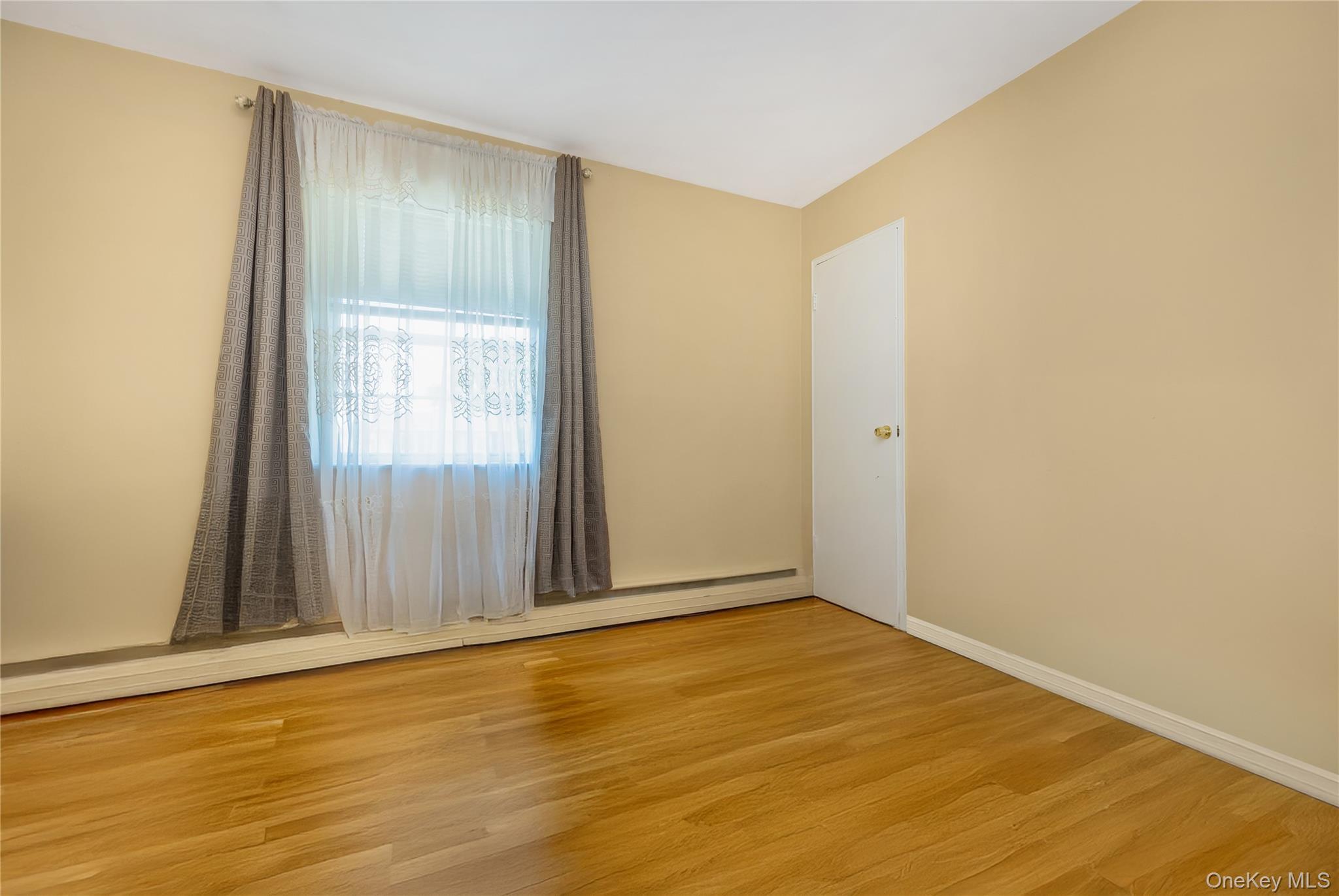 Single Family Leanore  Suffolk County, NY 11735, MLS-995273-16
