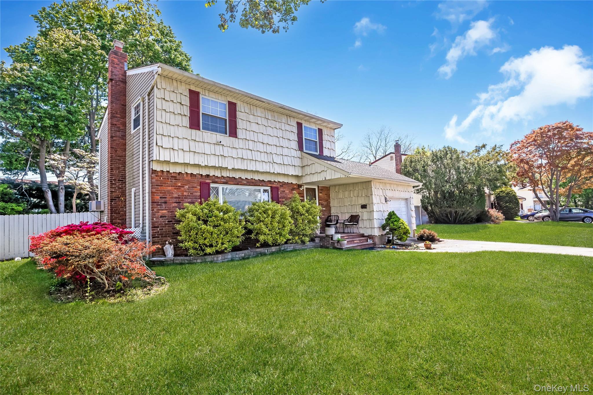 Single Family Leanore  Suffolk County, NY 11735, MLS-995273-2