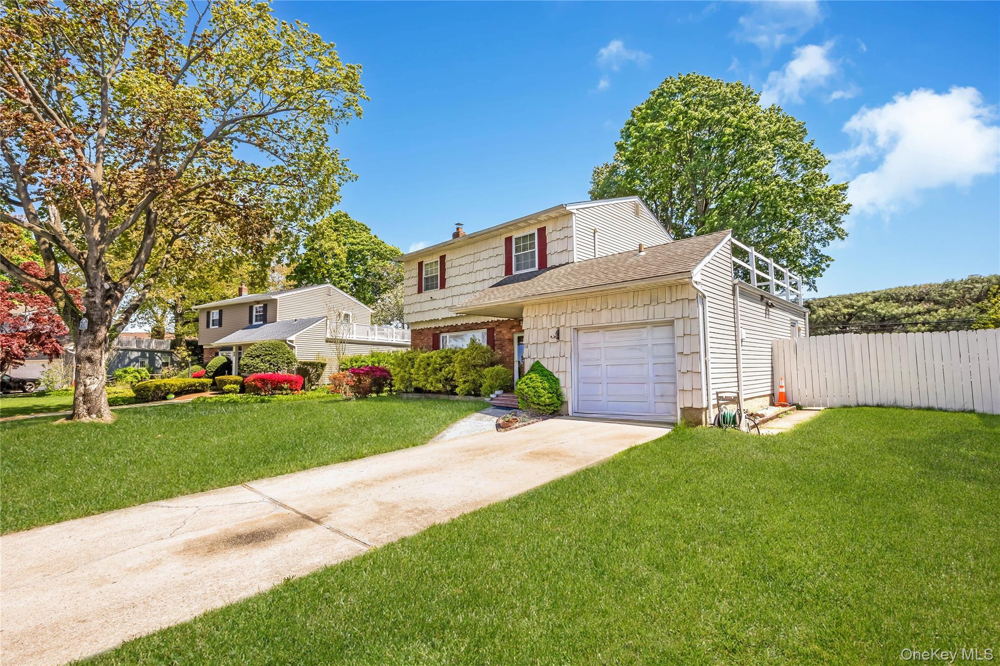 Single Family Leanore  Suffolk County, NY 11735, MLS-995273-3