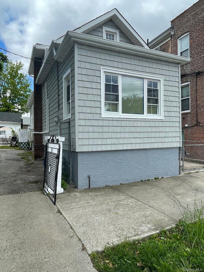 Single Family Clarence Bronx, NY 10465, MLS-995287-2