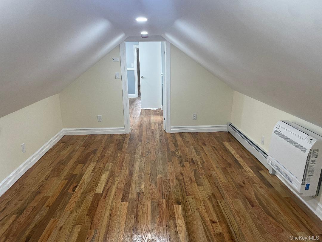 Single Family Clarence Bronx, NY 10465, MLS-995287-28