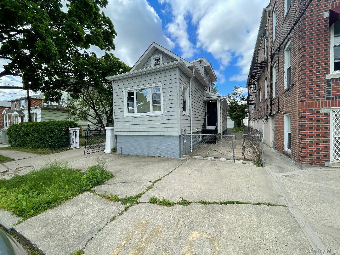 Single Family Clarence  Bronx, NY 10465, MLS-995287-38