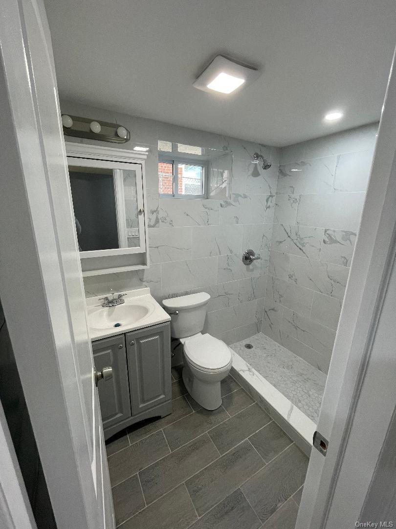 Single Family Clarence Bronx, NY 10465, MLS-995287-7