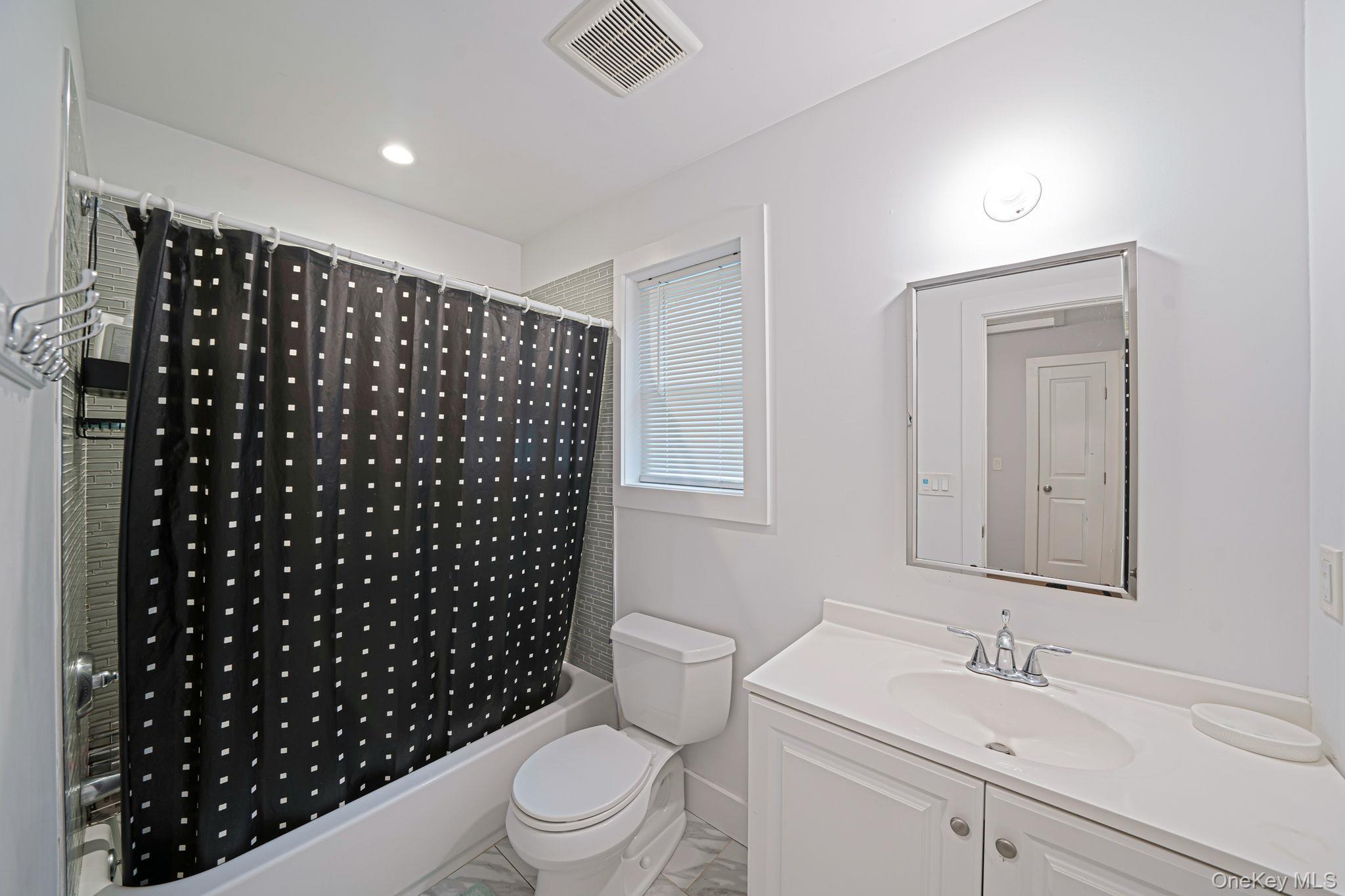 Single Family Hallock  Suffolk County, NY 11901, MLS-995294-30