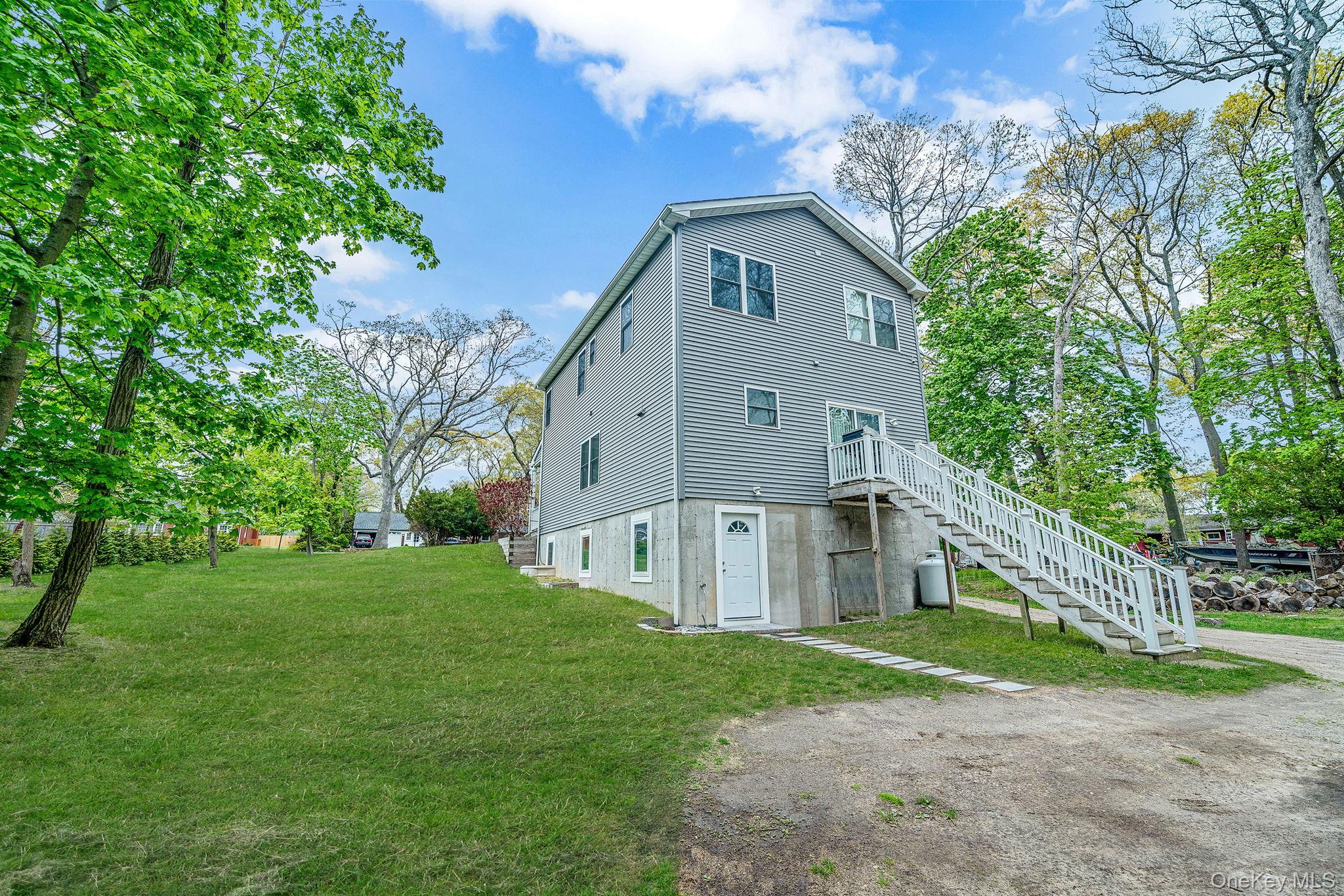 Single Family Hallock  Suffolk County, NY 11901, MLS-995294-4