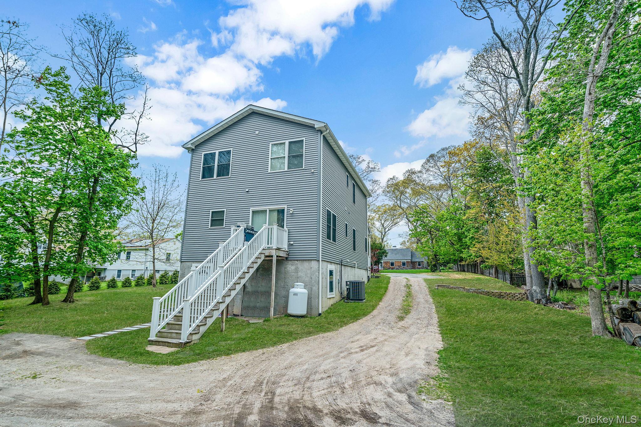 Single Family Hallock  Suffolk County, NY 11901, MLS-995294-6