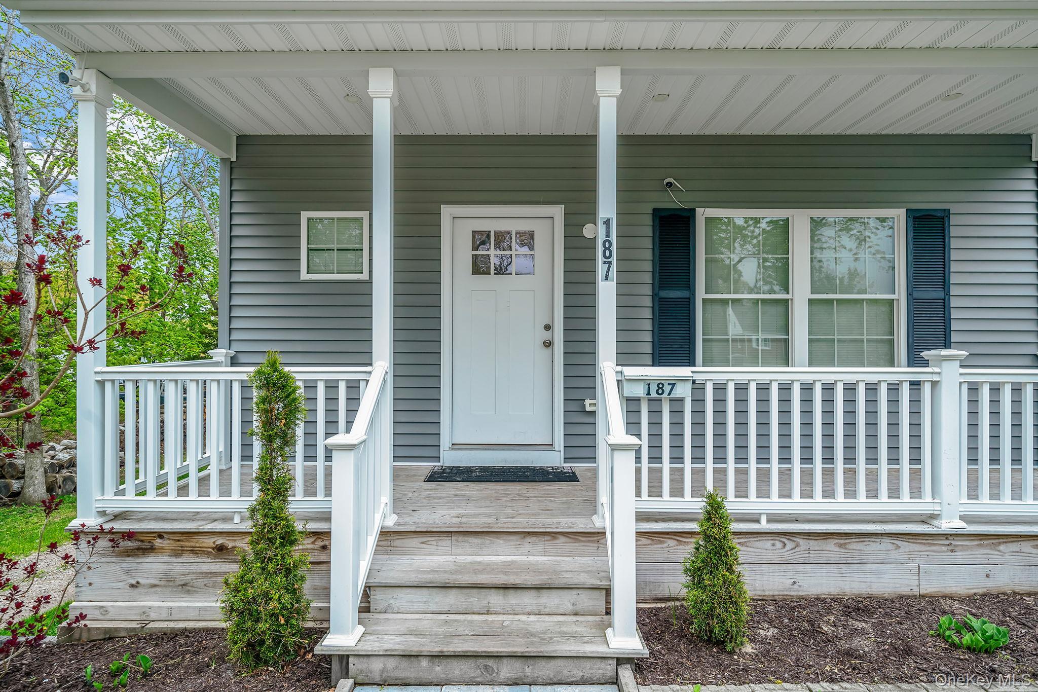 Single Family Hallock  Suffolk County, NY 11901, MLS-995294-7
