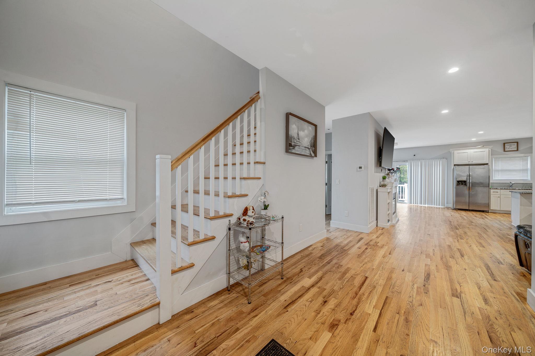 Single Family Hallock  Suffolk County, NY 11901, MLS-995294-8