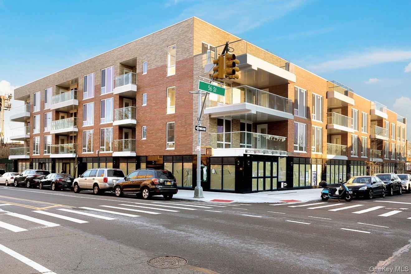 Apartment in New York - 31st Avenue  Queens, NY 11377