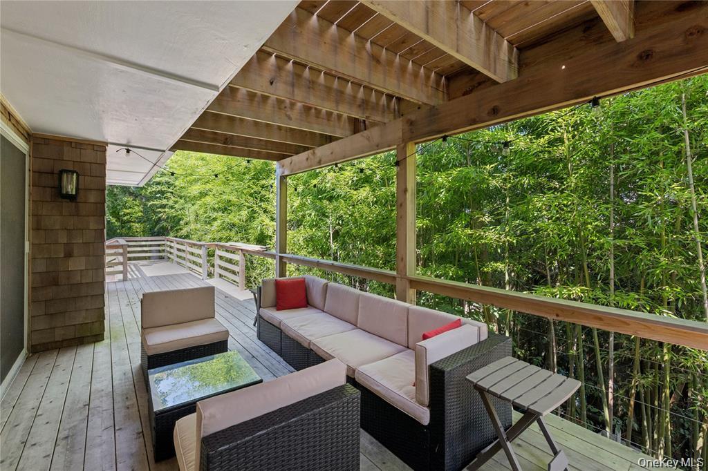 Single Family Sky Walk  Suffolk County, NY 11782, MLS-995314-37