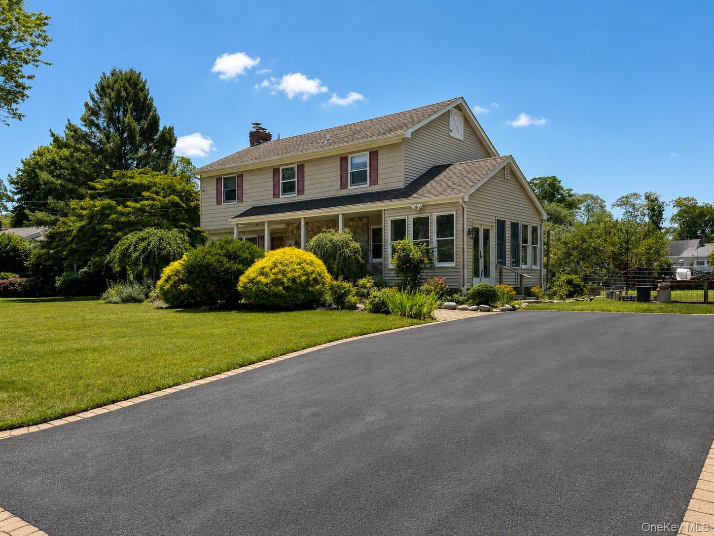 Single Family Roberts Lane  Suffolk County, NY 11940, MLS-995336-2