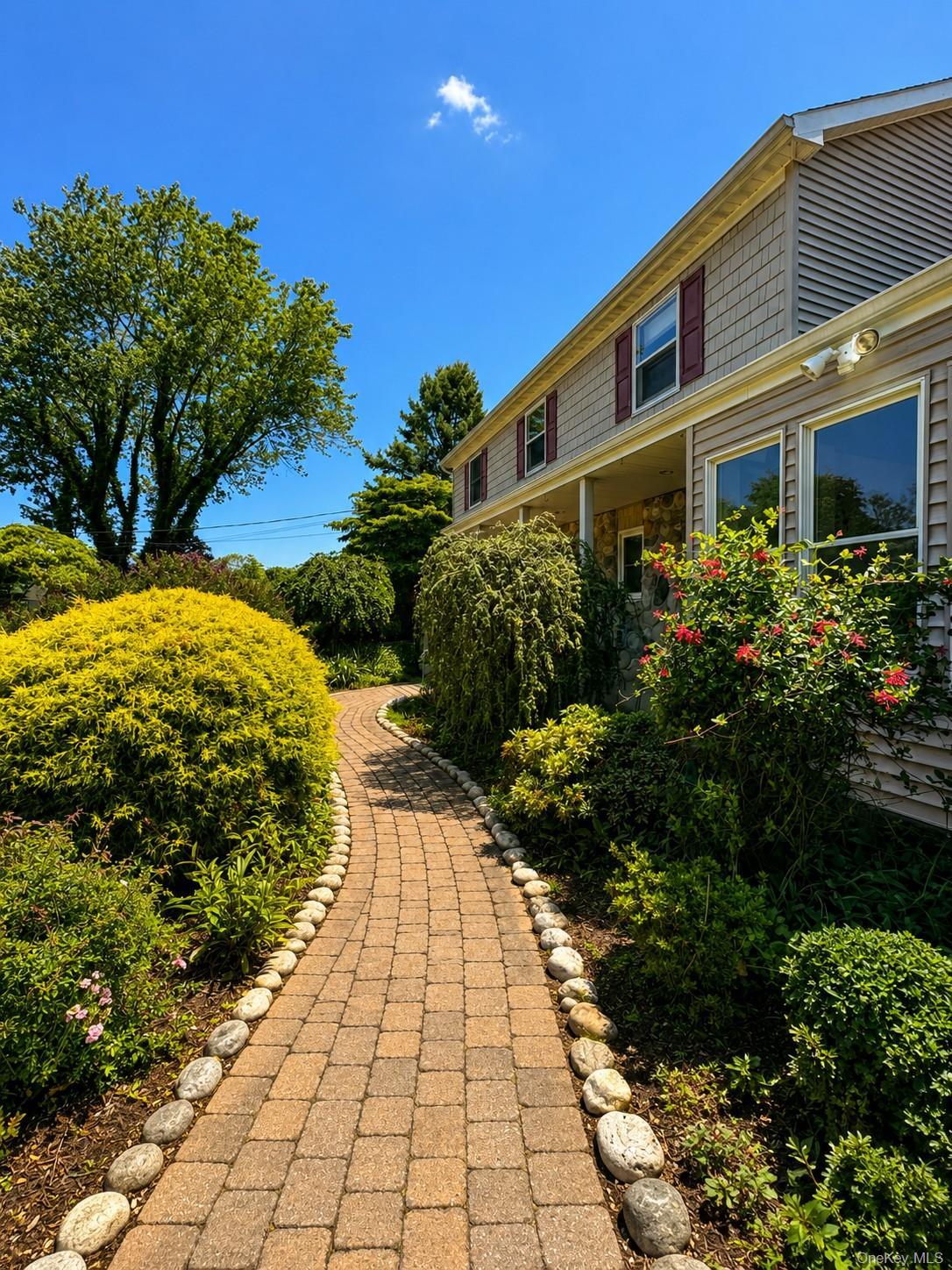Single Family Roberts Lane  Suffolk County, NY 11940, MLS-995336-3