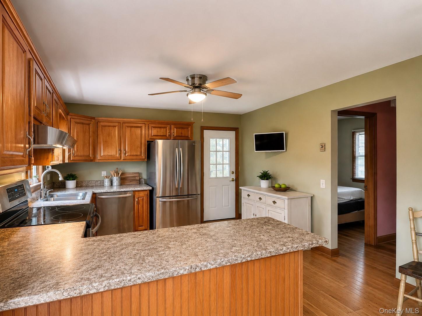 Single Family Roberts Lane  Suffolk County, NY 11940, MLS-995336-9